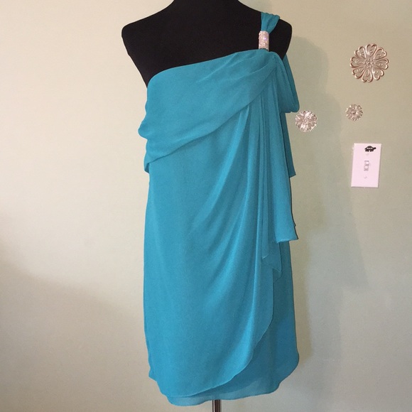 dj jaz Dresses & Skirts - HP⭐️Night on the town one shoulder turquoise dress
